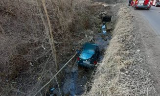 Misiune de salvare SPECTACULOASĂ la Băișoara! O familie, scoasă de pompieri din albia unui râu