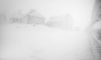 Fotografie superbă surprinsă pe vârful Vlădeasa! Alb cât vezi cu ochii și temperaturi ca în Siberia