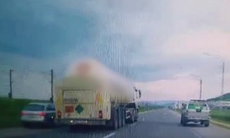 Polițiștii îl caută pe șoferul care a făcut o depășire extrem de periculoasă în Cluj