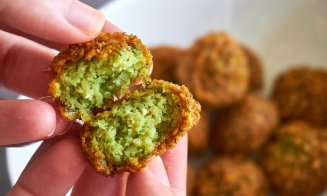 Chifteluțele de năut, un adevărat deliciu pentru zilele de post. Cum să pregătești falafel