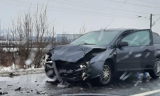 Carambol cu mai multe mașini, la Dej