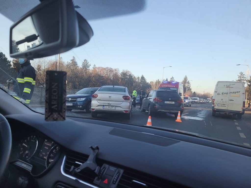 Ziua de Cluj ACCIDENTE în Floreşti Trafic îngreunat la intrarea în