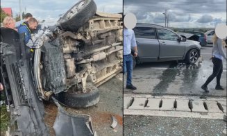 Accident în Jucu. Soferul uneia dintre cele două mașini implicate s-a răstunat. Trei persoane au fost descarcerate în siguranță