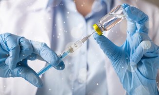 VACCINAREA antigripală în farmacii ar putea începe chiar din acest an