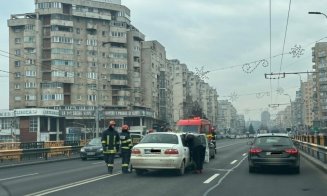 Accident cu 3 autoturisme pe Aurel Vlaicu