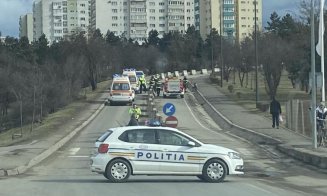 Accident în Mănăștur! O mașină a intrat în parapet, două victime
