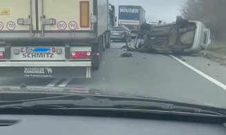 ACCIDENT rutier cu doi răniți, pe un drum din Cluj! Trafic blocat