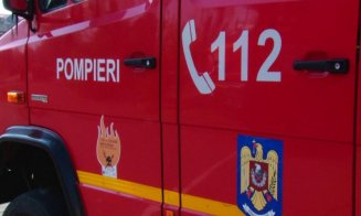 TIR cuprins de flăcări pe A10, pe sensul Turda- Sebeș. Traficul, deviat temporar