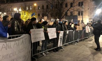 Clujenii protestează împotriva lui Călin Georgescu: „Vrem UE, nu URSS” / „Nu vrem să trăim sub papucul lui Putin”