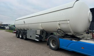 Accident pe un drum din Cluj: O cisternă cu gaz a fost implicată. Pompierii au intervenit