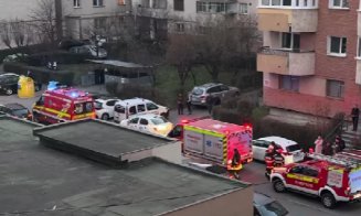 Carambol cu șapte mașini în Cluj-Napoca. Un bărbat a fost transportat de urgență la spital
