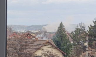 Incendiu în apropiere de Aeroportul Cluj. Fumul gros, vizibil de la sute de metri