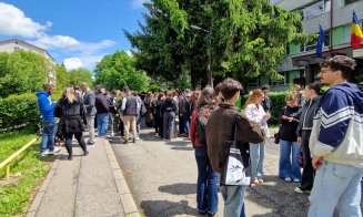 MARȘ la VOT! Studenții clujeni s-au strâns pentru marșul din ziua alegerilor