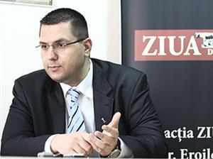 Primăria “atacă” bazinul de polo cu lucrări edilitare