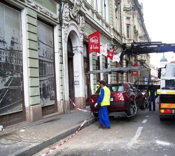 EVENIMENT. O clădire de pe Iuliu Maniu se dezmembrează (VIDEO) 