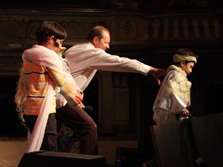 “Magicianul” i-a încântat pe copii. Şi pe părinţii lor