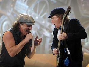 CONCERT. Cel puţin 40.000 spectatori au ajuns deja la locul concertului AC/DC