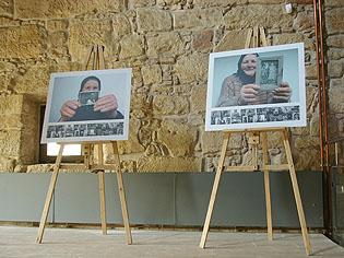 Fotografii cu bunici, bunici cu fotografii la Turnul Croitorilor