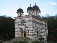RELIGIE. Sfinţirea bisericii mănăstirii Floreşti