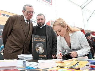 Reportaje şi laureaţi Nobel la Gaudeamus