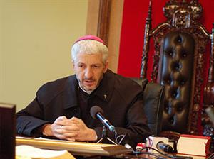 Papa s-a interesat de soarta românilor din Italia