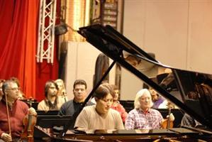 CULTURĂ. Virtuozul pianului concertează vineri la Cluj