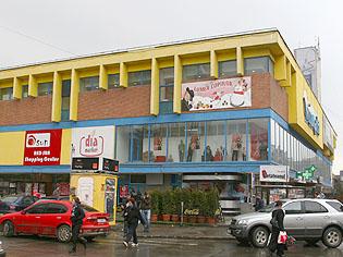 Carrefour deschide supermarket în Mănăştur, în vară