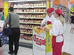 Angst îşi închide magazinul din Cluj 