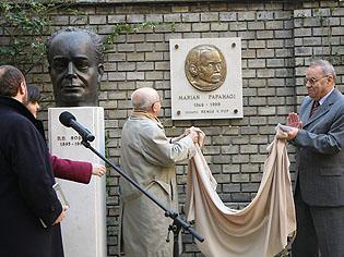 Patapievici, ironizat la dezvelirea efigiei în memoria lui Marian Papahagi