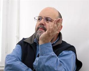 EVENIMENT. Ovidiu Pecican combate criza cu literatură