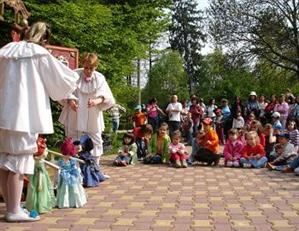 CULTURĂ. Spectacole ale Teatrului de Păpuşi Puck în SUA
