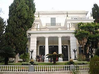 Corfu – vesela insulă a tristelor destine
