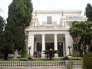 Corfu – vesela insulă a tristelor destine