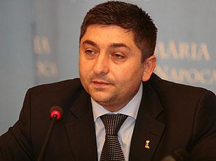 PD-L promite stadion şi sală de sport până în 2010