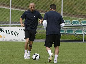Tony: “Vreau să jucăm cu Manchester şi Real Madrid”