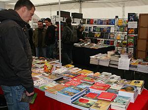 Literatura clasică ne goleşte buzunarele