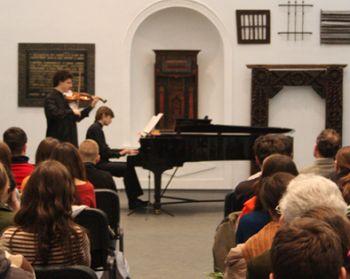 Filarmonica se mutã la “Calul Bãlan”