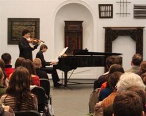 Filarmonica se mutã la “Calul Bãlan”