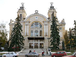 Vin banii pentru teatru