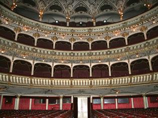 Stop lucrărilor la Teatru!