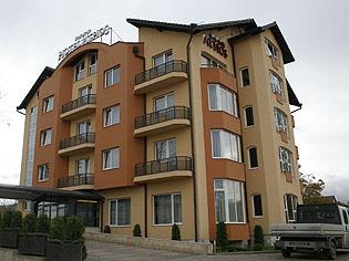 S-a vândut hotelul Athos