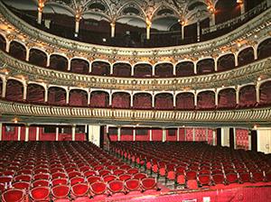Teatrul îngheţat