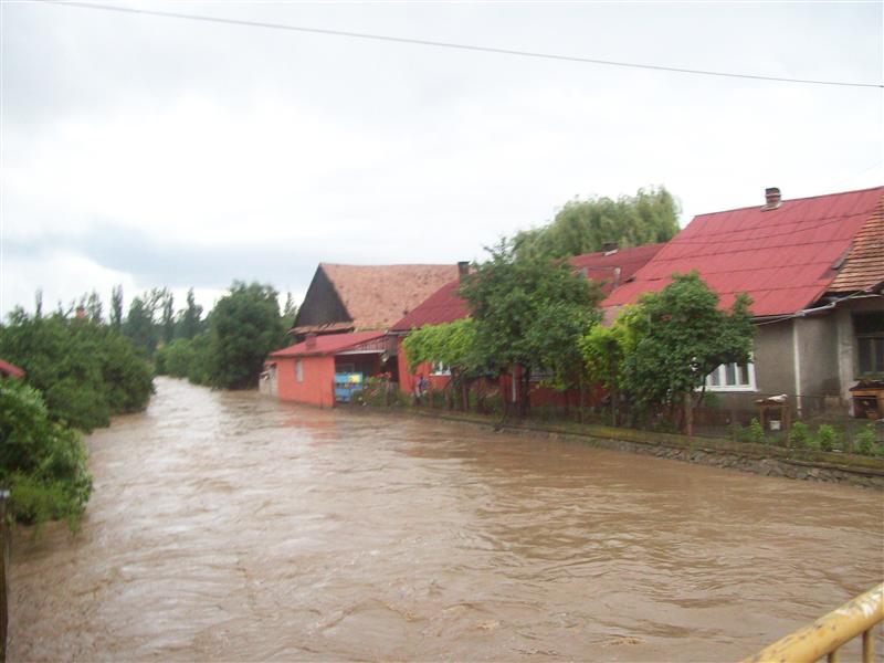 Fenomene meteo periculoase în 11 comune şi în Huedin