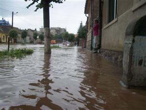 Materiale de construcţii de 30 milioane lei pentru casele distruse de inundaţii