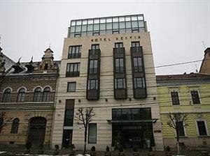 Recepţionat de un an şi jumătate, hotelul Beyfin stă sub lacăt