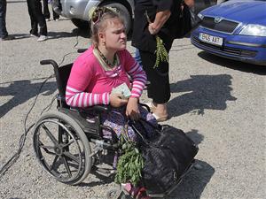 Pelerinajul la Nicula, între credinţă, miracole şi cerşetori   