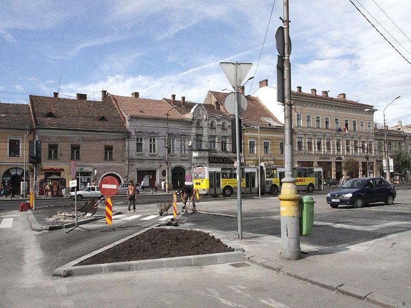Parcare cu barieră în Piaţa Unirii în loc de parking în Mihai Viteazul    