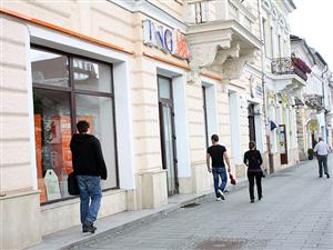 Se scumpesc dobânzile la credite