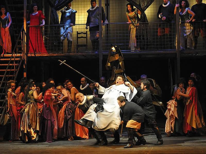 Tompa şi Măniuţiu lucrează la Opera Română
