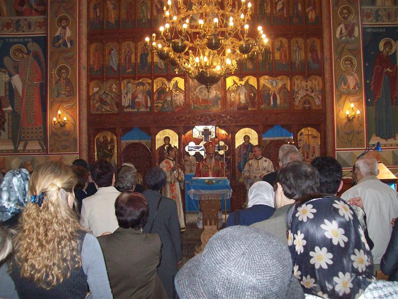 Episcopul vicar Vasile Someşanul, la hramul bisericii 